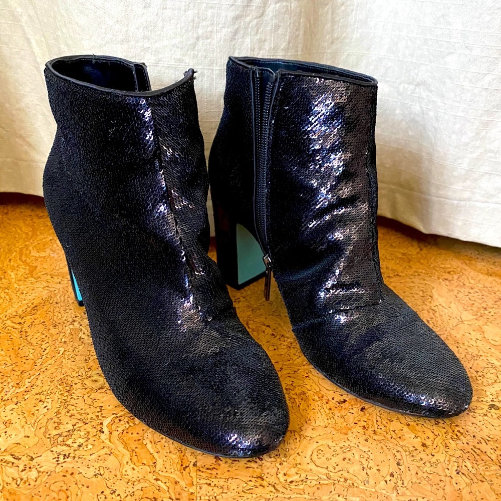 Betsey Johnson sequin black booties 8.5